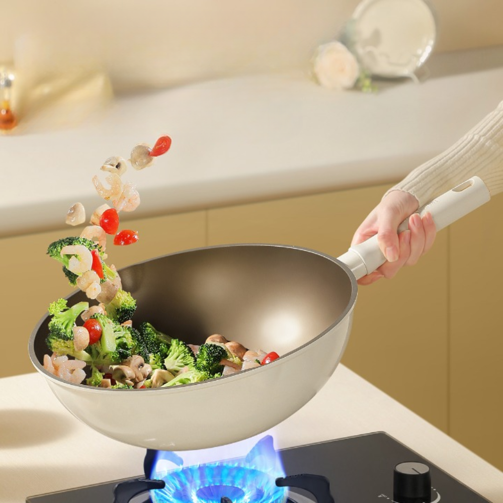Cooker King White Titanium Wok 28cm