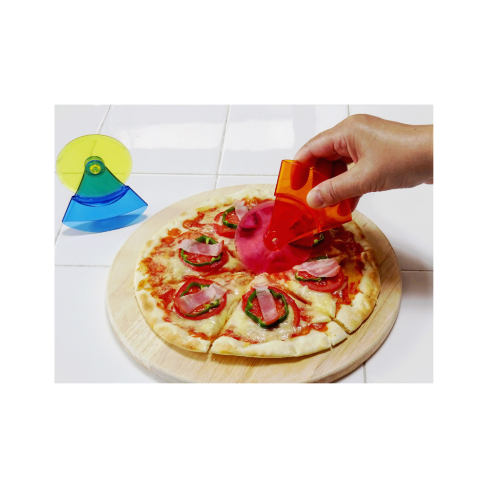 Kokubo Kogyo Swing Pizza Cutter - Red