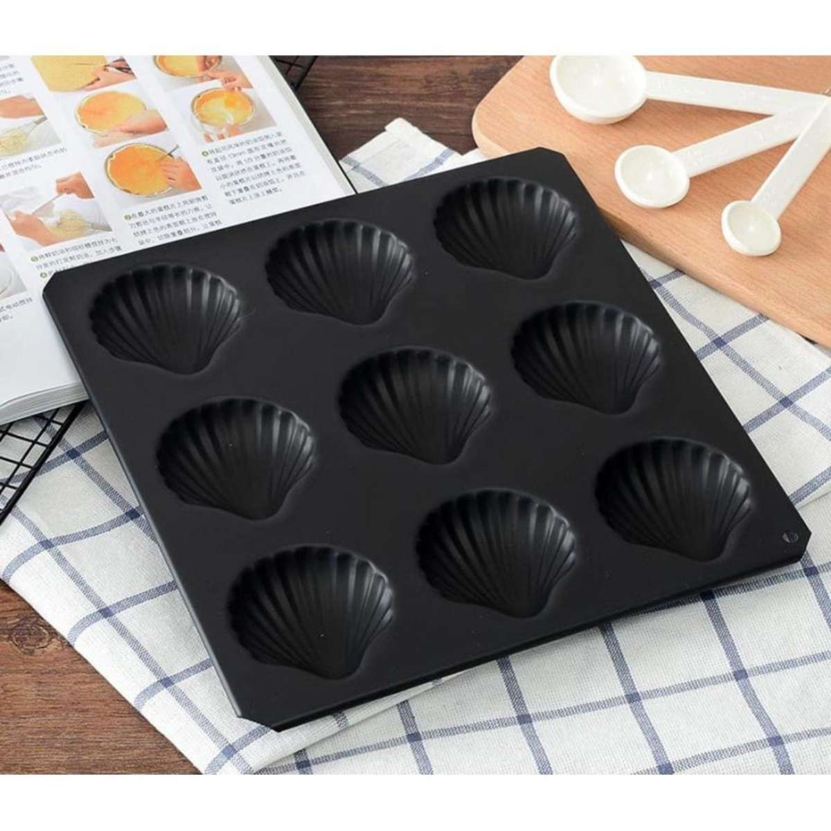 Tigercrown Cockshell Cake Baking Pan 9P Black