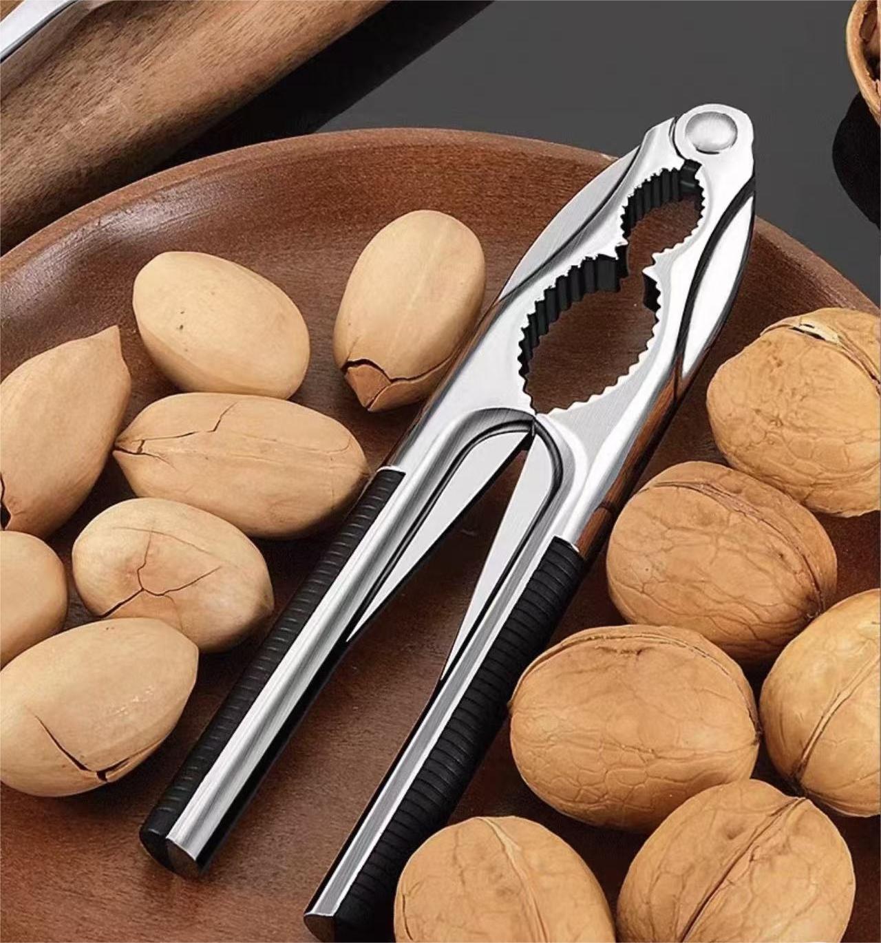 Shi Ba Zi Zuo Multifunctional Nutcracker