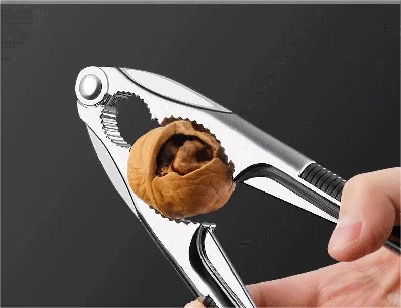Shi Ba Zi Zuo Multifunctional Nutcracker